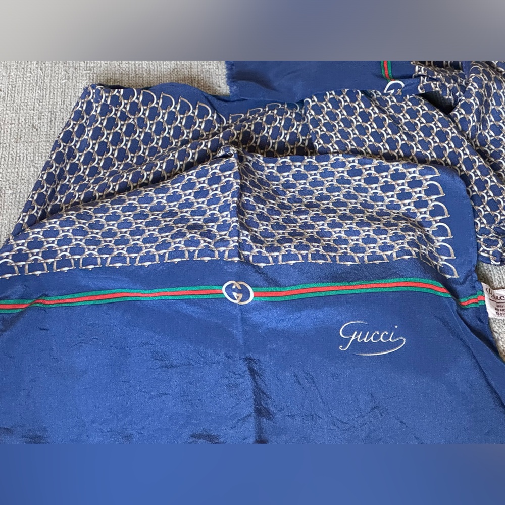 Vintage Gucci GG 100% Silk Multi Color Blue Gold Green Red Pattern Women’s Scarf